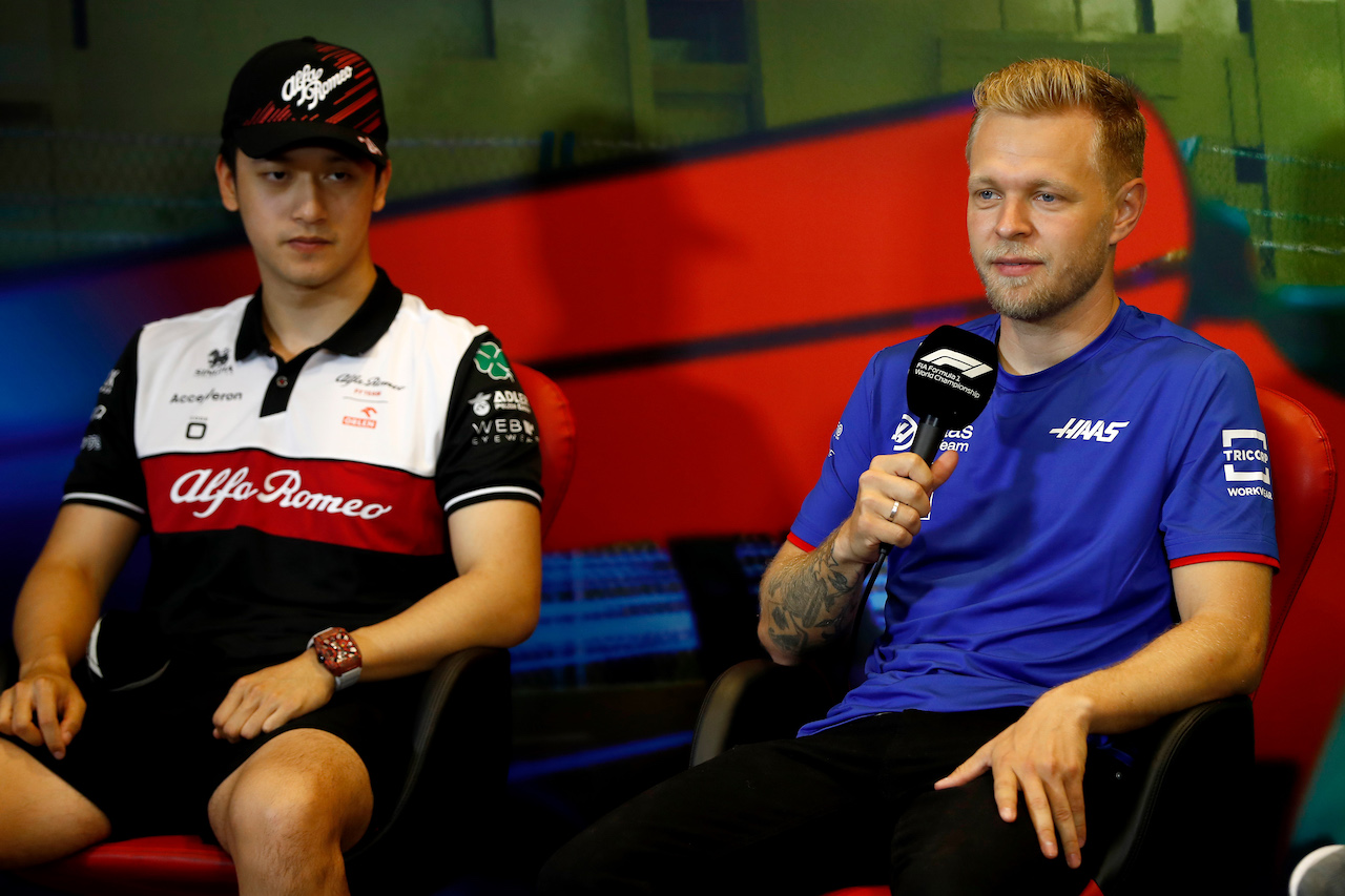 GP AZERBAIJAN, (L to R): Guanyu Zhou (CHN) Alfa Romeo F1 Team e Kevin Magnussen (DEN) Haas F1 Team in the FIA Press Conference.
10.06.2022. Formula 1 World Championship, Rd 8, Azerbaijan Grand Prix, Baku Street Circuit, Azerbaijan, Practice Day.
- www.xpbimages.com, EMail: requests@xpbimages.com © Copyright: XPB Images