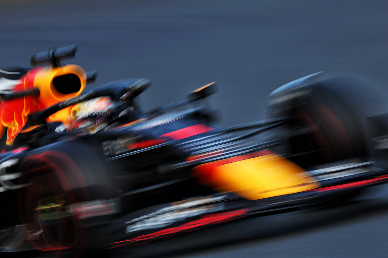 GP AZERBAIJAN, Max Verstappen (NLD) Red Bull Racing RB18.
10.06.2022. Formula 1 World Championship, Rd 8, Azerbaijan Grand Prix, Baku Street Circuit, Azerbaijan, Practice Day.
- www.xpbimages.com, EMail: requests@xpbimages.com © Copyright: Bearne / XPB Images