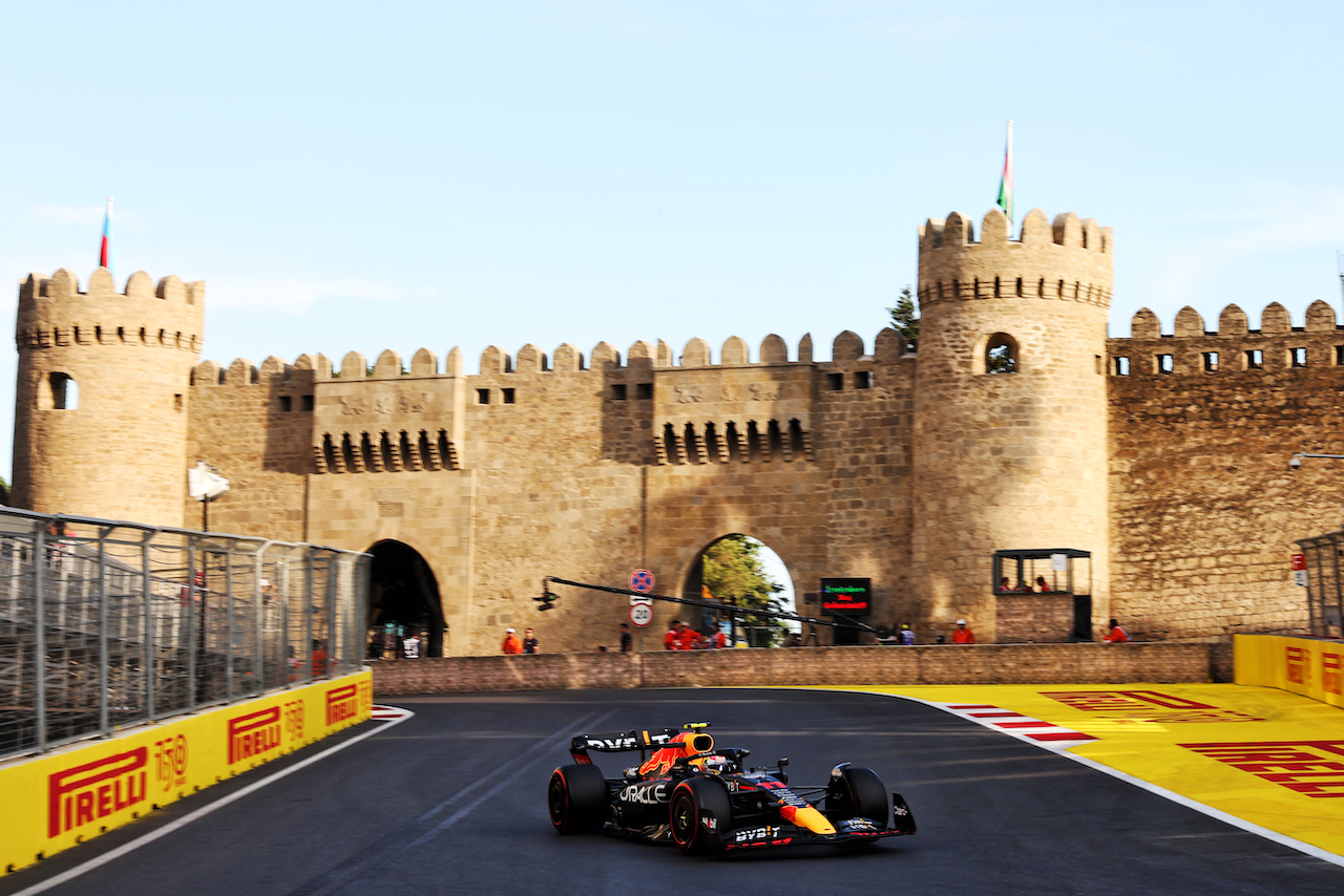 GP AZERBAIJAN, Sergio Perez (MEX) Red Bull Racing RB18.
10.06.2022. Formula 1 World Championship, Rd 8, Azerbaijan Grand Prix, Baku Street Circuit, Azerbaijan, Practice Day.
- www.xpbimages.com, EMail: requests@xpbimages.com © Copyright: Bearne / XPB Images