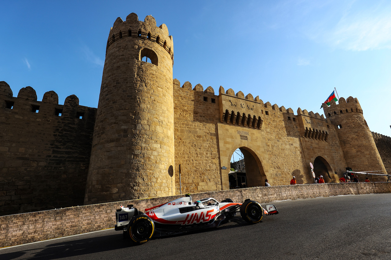 GP AZERBAIJAN, Mick Schumacher (GER), Haas F1 Team 
10.06.2022. Formula 1 World Championship, Rd 8, Azerbaijan Grand Prix, Baku Street Circuit, Azerbaijan, Practice Day.
- www.xpbimages.com, EMail: requests@xpbimages.com ¬© Copyright: Charniaux / XPB Images