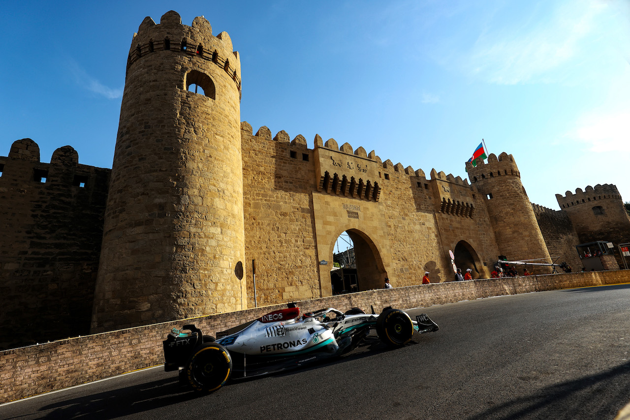GP AZERBAIJAN, George Russell (GBR), Mercedes AMG F1 
10.06.2022. Formula 1 World Championship, Rd 8, Azerbaijan Grand Prix, Baku Street Circuit, Azerbaijan, Practice Day.
- www.xpbimages.com, EMail: requests@xpbimages.com ¬© Copyright: Charniaux / XPB Images