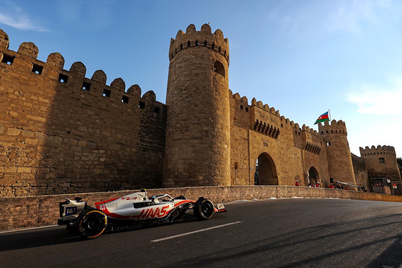 GP AZERBAIJAN, Mick Schumacher (GER), Haas F1 Team 
10.06.2022. Formula 1 World Championship, Rd 8, Azerbaijan Grand Prix, Baku Street Circuit, Azerbaijan, Practice Day.
- www.xpbimages.com, EMail: requests@xpbimages.com ¬© Copyright: Charniaux / XPB Images