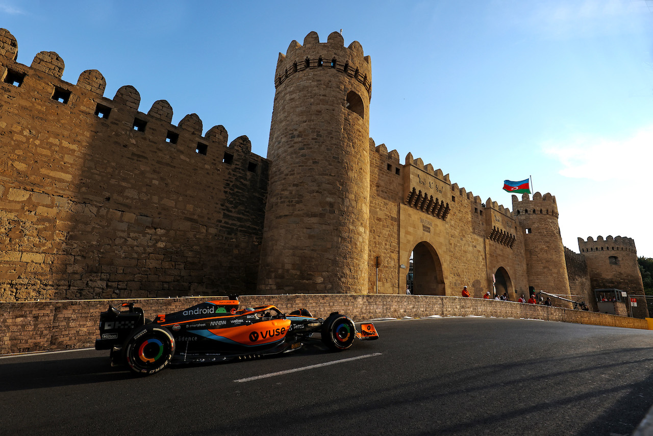 GP AZERBAIJAN, Daniel Ricciardo (AUS), McLaren F1 Team 
10.06.2022. Formula 1 World Championship, Rd 8, Azerbaijan Grand Prix, Baku Street Circuit, Azerbaijan, Practice Day.
- www.xpbimages.com, EMail: requests@xpbimages.com ¬© Copyright: Charniaux / XPB Images