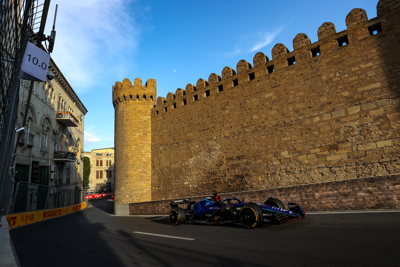 GP AZERBAIJAN, Alex Albon (THA), Williams F1 Team 
10.06.2022. Formula 1 World Championship, Rd 8, Azerbaijan Grand Prix, Baku Street Circuit, Azerbaijan, Practice Day.
- www.xpbimages.com, EMail: requests@xpbimages.com ¬© Copyright: Charniaux / XPB Images
