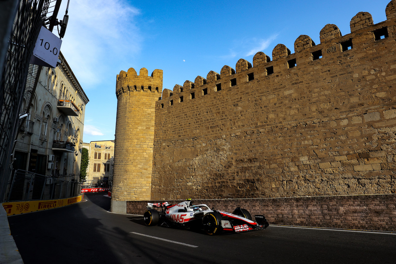 GP AZERBAIJAN, Mick Schumacher (GER), Haas F1 Team 
10.06.2022. Formula 1 World Championship, Rd 8, Azerbaijan Grand Prix, Baku Street Circuit, Azerbaijan, Practice Day.
- www.xpbimages.com, EMail: requests@xpbimages.com ¬© Copyright: Charniaux / XPB Images