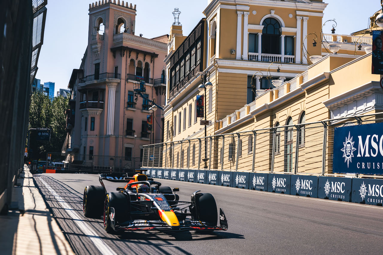 GP AZERBAIJAN, Max Verstappen (NLD) Red Bull Racing RB18.
10.06.2022. Formula 1 World Championship, Rd 8, Azerbaijan Grand Prix, Baku Street Circuit, Azerbaijan, Practice Day.
- www.xpbimages.com, EMail: requests@xpbimages.com © Copyright: Bearne / XPB Images