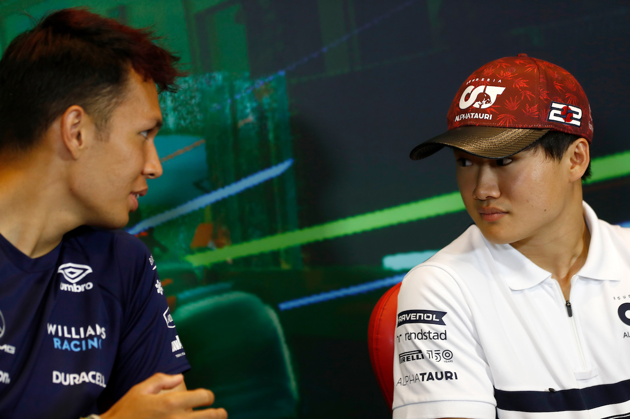 GP AZERBAIJAN, (L to R): Alexander Albon (THA) Williams Racing e Yuki Tsunoda (JPN) AlphaTauri in the FIA Press Conference.
10.06.2022. Formula 1 World Championship, Rd 8, Azerbaijan Grand Prix, Baku Street Circuit, Azerbaijan, Practice Day.
- www.xpbimages.com, EMail: requests@xpbimages.com © Copyright: XPB Images