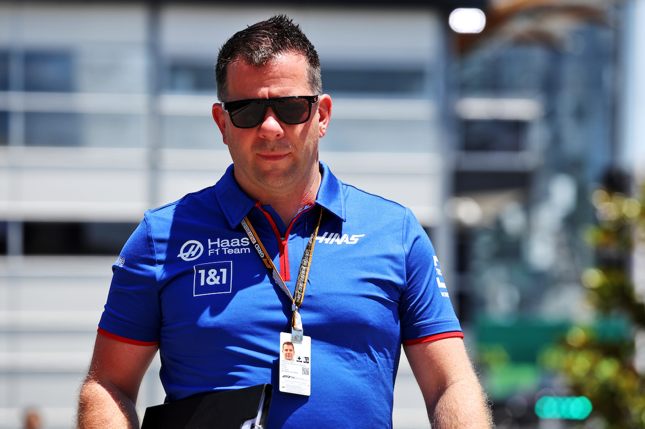 GP AZERBAIJAN, Peter Crolla (GBR) Haas F1 Team Trackside Operations Manager.
10.06.2022. Formula 1 World Championship, Rd 8, Azerbaijan Grand Prix, Baku Street Circuit, Azerbaijan, Practice Day.
- www.xpbimages.com, EMail: requests@xpbimages.com © Copyright: Bearne / XPB Images