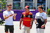GP AZERBAIJAN, (L to R): George Russell (GBR) Mercedes AMG F1 with Carlos Sainz Jr (ESP) Ferrari e Pierre Gasly (FRA) AlphaTauri.
10.06.2022. Formula 1 World Championship, Rd 8, Azerbaijan Grand Prix, Baku Street Circuit, Azerbaijan, Practice Day.
- www.xpbimages.com, EMail: requests@xpbimages.com © Copyright: Bearne / XPB Images