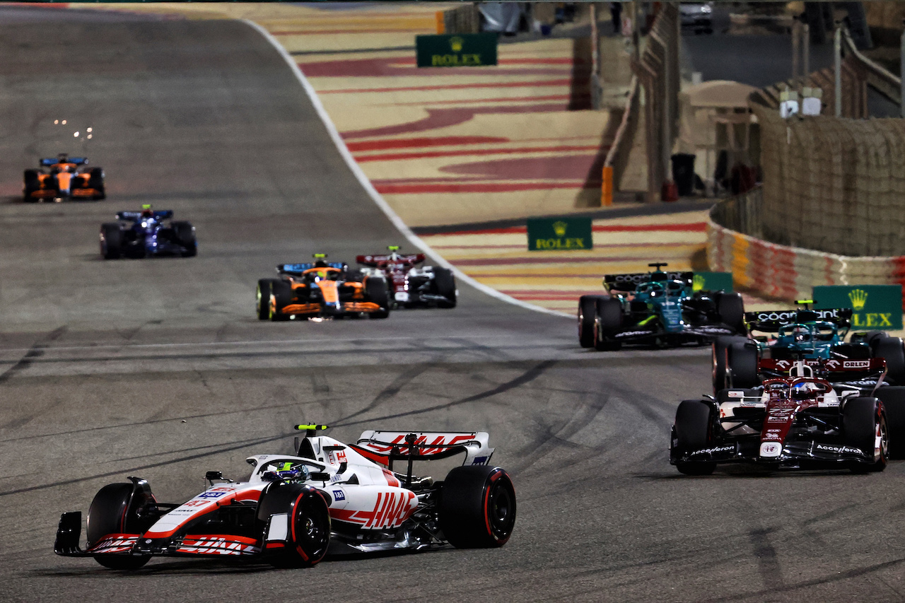 GP BAHRAIN, Mick Schumacher (GER) Haas VF-22.
20.03.2022. Formula 1 World Championship, Rd 1, Bahrain Grand Prix, Sakhir, Bahrain, Gara Day.
- www.xpbimages.com, EMail: requests@xpbimages.com © Copyright: Batchelor / XPB Images