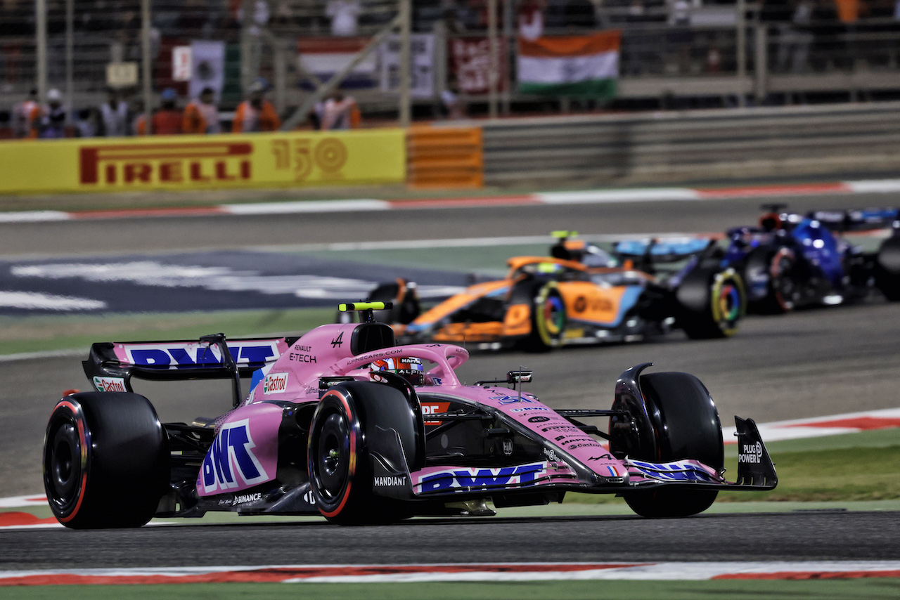 GP BAHRAIN, Esteban Ocon (FRA) Alpine F1 Team A522.
20.03.2022. Formula 1 World Championship, Rd 1, Bahrain Grand Prix, Sakhir, Bahrain, Gara Day.
- www.xpbimages.com, EMail: requests@xpbimages.com © Copyright: Bearne / XPB Images