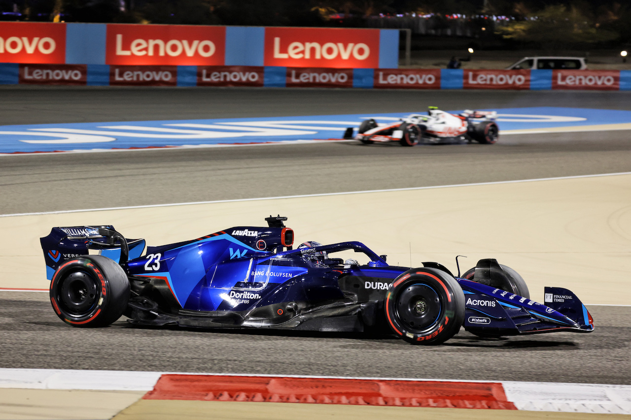 GP BAHRAIN, Alexander Albon (THA) Williams Racing FW44.
20.03.2022. Formula 1 World Championship, Rd 1, Bahrain Grand Prix, Sakhir, Bahrain, Gara Day.
- www.xpbimages.com, EMail: requests@xpbimages.com © Copyright: Bearne / XPB Images