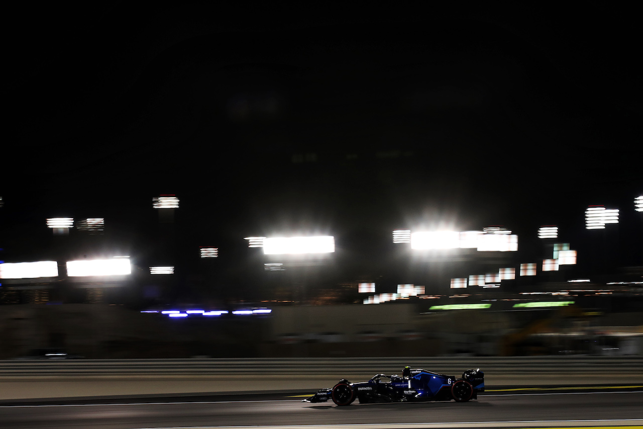 GP BAHRAIN, Nicholas Latifi (CDN) Williams Racing FW44.
20.03.2022. Formula 1 World Championship, Rd 1, Bahrain Grand Prix, Sakhir, Bahrain, Gara Day.
 - www.xpbimages.com, EMail: requests@xpbimages.com © Copyright: Coates / XPB Images