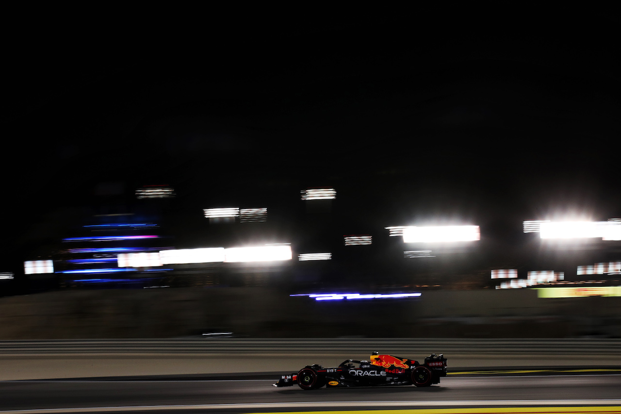 GP BAHRAIN, Max Verstappen (NLD) Red Bull Racing RB18.
20.03.2022. Formula 1 World Championship, Rd 1, Bahrain Grand Prix, Sakhir, Bahrain, Gara Day.
 - www.xpbimages.com, EMail: requests@xpbimages.com © Copyright: Coates / XPB Images