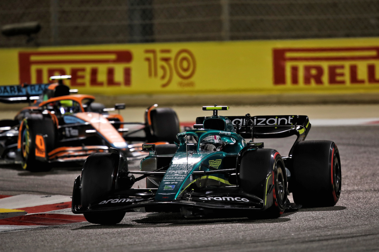 GP BAHRAIN, Sebastian Vettel (GER) Aston Martin F1 Team AMR22.
20.03.2022. Formula 1 World Championship, Rd 1, Bahrain Grand Prix, Sakhir, Bahrain, Gara Day.
 - www.xpbimages.com, EMail: requests@xpbimages.com © Copyright: Coates / XPB Images