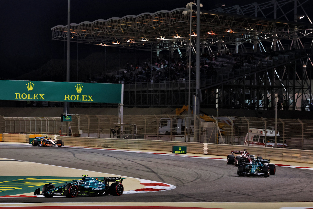 GP BAHRAIN, Nico Hulkenberg (GER) Aston Martin F1 Team Reserve Driver AMR22.
20.03.2022. Formula 1 World Championship, Rd 1, Bahrain Grand Prix, Sakhir, Bahrain, Gara Day.
- www.xpbimages.com, EMail: requests@xpbimages.com © Copyright: Batchelor / XPB Images