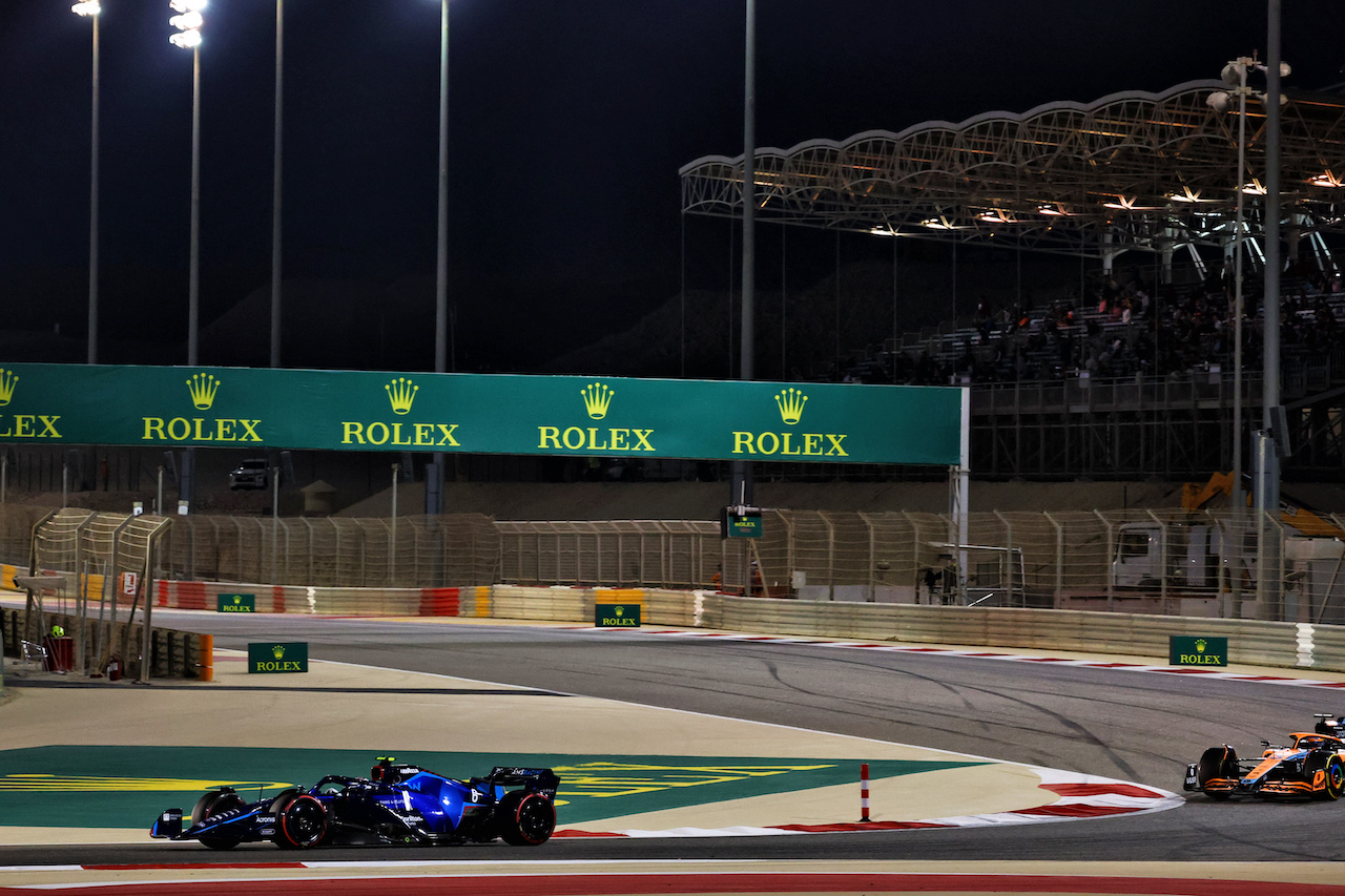 GP BAHRAIN, Nicholas Latifi (CDN) Williams Racing FW44.
20.03.2022. Formula 1 World Championship, Rd 1, Bahrain Grand Prix, Sakhir, Bahrain, Gara Day.
- www.xpbimages.com, EMail: requests@xpbimages.com © Copyright: Batchelor / XPB Images