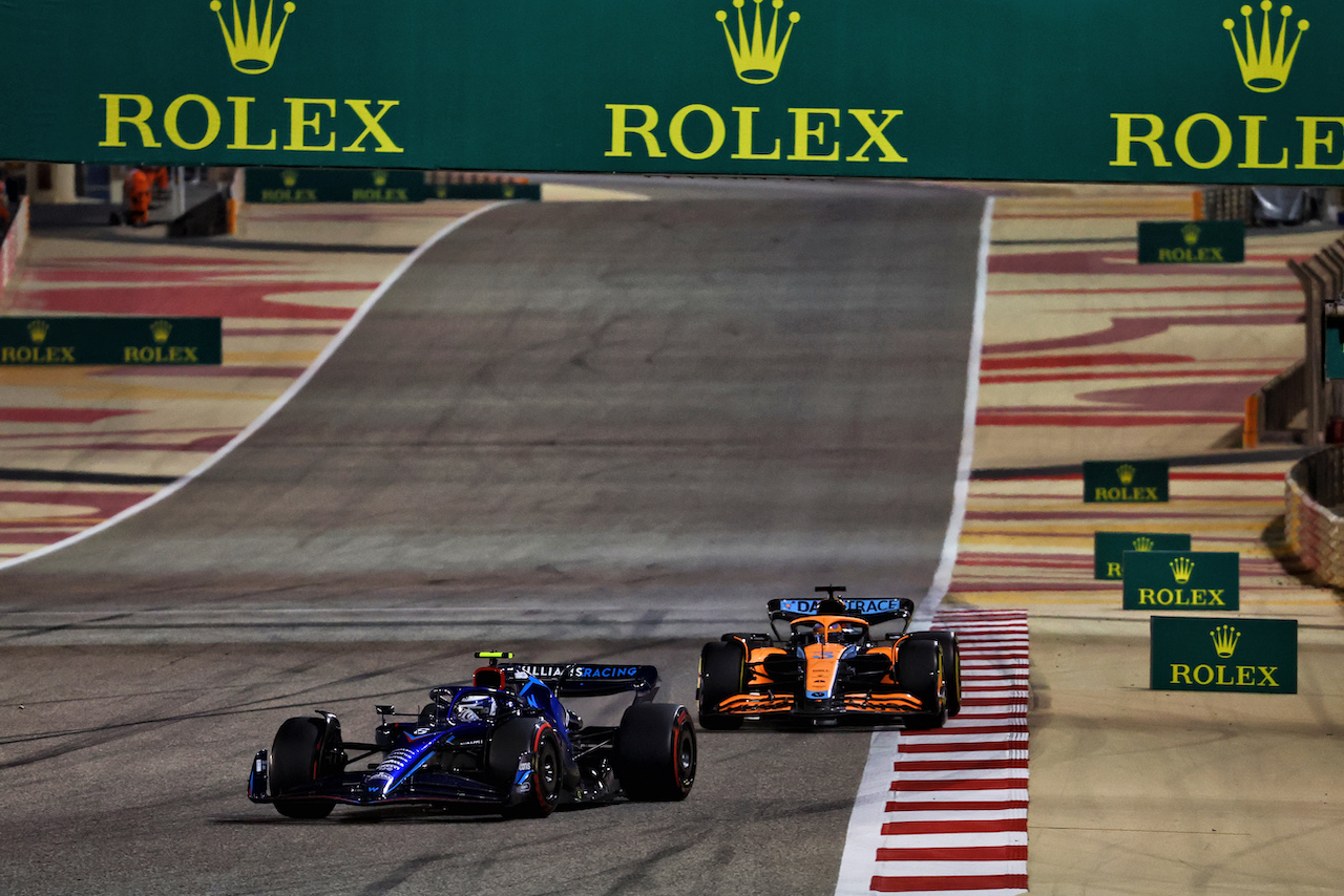 GP BAHRAIN, Nicholas Latifi (CDN) Williams Racing FW44.
20.03.2022. Formula 1 World Championship, Rd 1, Bahrain Grand Prix, Sakhir, Bahrain, Gara Day.
- www.xpbimages.com, EMail: requests@xpbimages.com © Copyright: Batchelor / XPB Images