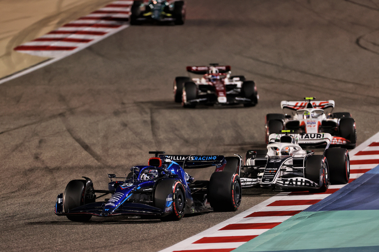 GP BAHRAIN, Alexander Albon (THA) Williams Racing FW44.
20.03.2022. Formula 1 World Championship, Rd 1, Bahrain Grand Prix, Sakhir, Bahrain, Gara Day.
- www.xpbimages.com, EMail: requests@xpbimages.com © Copyright: Charniaux / XPB Images