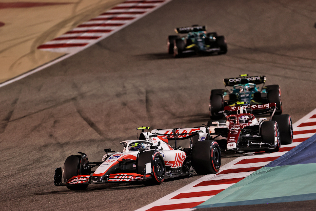 GP BAHRAIN, Mick Schumacher (GER) Haas VF-22.
20.03.2022. Formula 1 World Championship, Rd 1, Bahrain Grand Prix, Sakhir, Bahrain, Gara Day.
- www.xpbimages.com, EMail: requests@xpbimages.com © Copyright: Charniaux / XPB Images