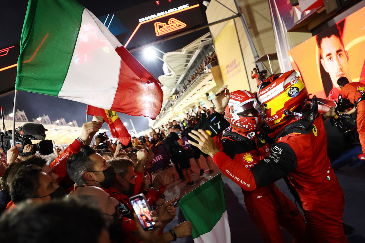 GP BAHRAIN, 1st place Charles Leclerc (MON) Ferrari e 2nd place Carlos Sainz Jr (ESP) Ferrari.
20.03.2022. Formula 1 World Championship, Rd 1, Bahrain Grand Prix, Sakhir, Bahrain, Gara Day.
- www.xpbimages.com, EMail: requests@xpbimages.com ¬© Copyright: Batchelor / XPB Images