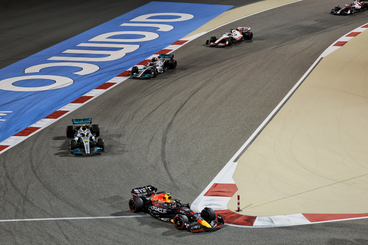 GP BAHRAIN, Sergio Perez (MEX) Red Bull Racing RB18.
20.03.2022. Formula 1 World Championship, Rd 1, Bahrain Grand Prix, Sakhir, Bahrain, Gara Day.
- www.xpbimages.com, EMail: requests@xpbimages.com © Copyright: Bearne / XPB Images