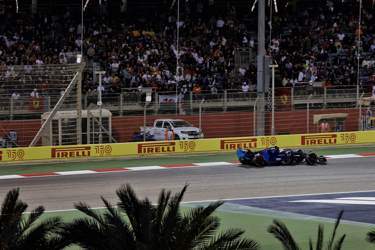 GP BAHRAIN, Nicholas Latifi (CDN) Williams Racing FW44.
20.03.2022. Formula 1 World Championship, Rd 1, Bahrain Grand Prix, Sakhir, Bahrain, Gara Day.
- www.xpbimages.com, EMail: requests@xpbimages.com © Copyright: Bearne / XPB Images