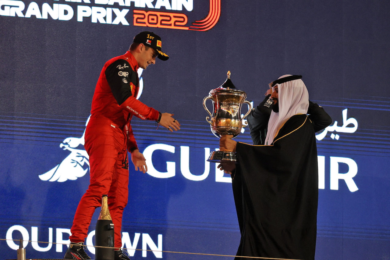 GP BAHRAIN, Gara winner Charles Leclerc (MON) Ferrari celebrates on the podium.
20.03.2022. Formula 1 World Championship, Rd 1, Bahrain Grand Prix, Sakhir, Bahrain, Gara Day.
- www.xpbimages.com, EMail: requests@xpbimages.com © Copyright: Moy / XPB Images