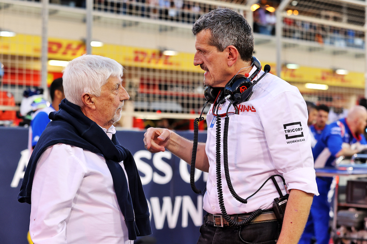 GP BAHRAIN, (L to R): Herbie Blash (GBR) FIA Permanent Senior Advisor to the FIA Gara Directors with Guenther Steiner (ITA) Haas F1 Team Prinicipal on the grid.
20.03.2022. Formula 1 World Championship, Rd 1, Bahrain Grand Prix, Sakhir, Bahrain, Gara Day.
- www.xpbimages.com, EMail: requests@xpbimages.com © Copyright: Moy / XPB Images