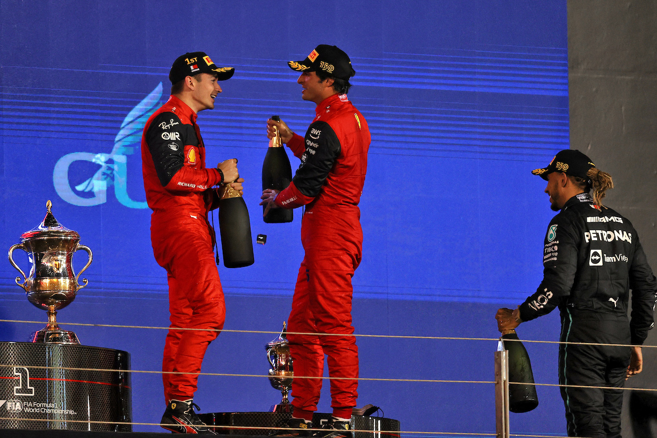 GP BAHRAIN, (L to R): Gara winner Charles Leclerc (MON) Ferrari celebrates on the podium with second placed team mate Carlos Sainz Jr (ESP) Ferrari.
20.03.2022. Formula 1 World Championship, Rd 1, Bahrain Grand Prix, Sakhir, Bahrain, Gara Day.
- www.xpbimages.com, EMail: requests@xpbimages.com © Copyright: Moy / XPB Images