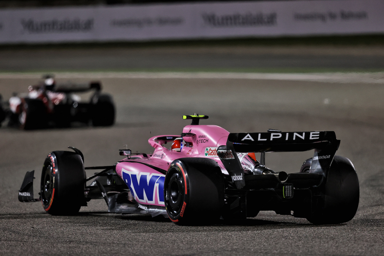 GP BAHRAIN, Esteban Ocon (FRA) Alpine F1 Team A522.
20.03.2022. Formula 1 World Championship, Rd 1, Bahrain Grand Prix, Sakhir, Bahrain, Gara Day.
- www.xpbimages.com, EMail: requests@xpbimages.com © Copyright: Moy / XPB Images