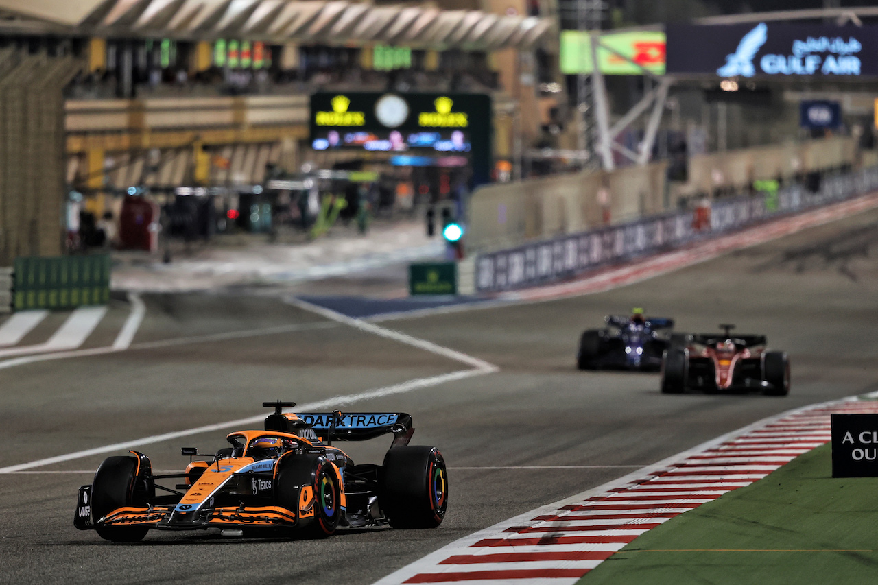 GP BAHRAIN, Daniel Ricciardo (AUS) McLaren MCL36.
20.03.2022. Formula 1 World Championship, Rd 1, Bahrain Grand Prix, Sakhir, Bahrain, Gara Day.
- www.xpbimages.com, EMail: requests@xpbimages.com © Copyright: Moy / XPB Images