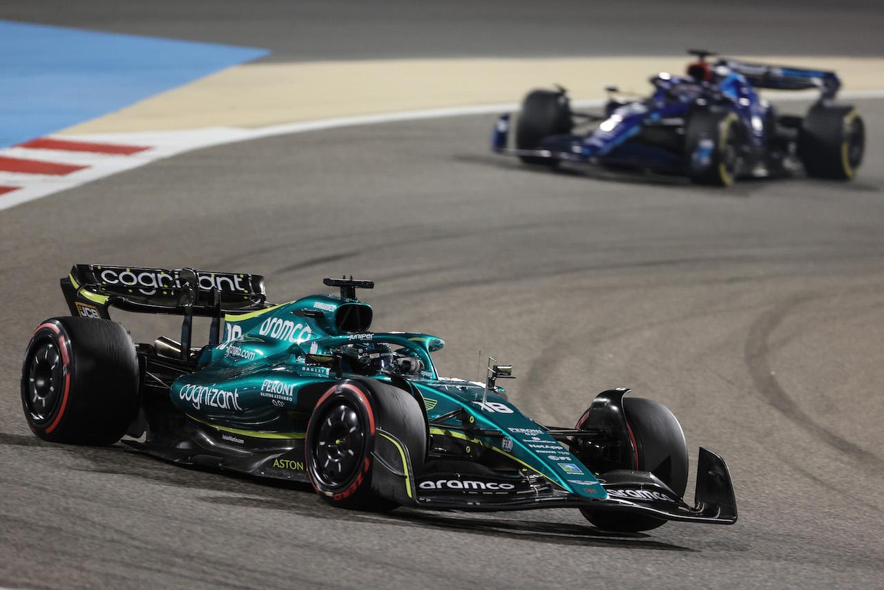 GP BAHRAIN, Lance Stroll (CDN), Aston Martin F1 Team 
20.03.2022. Formula 1 World Championship, Rd 1, Bahrain Grand Prix, Sakhir, Bahrain, Gara Day.
- www.xpbimages.com, EMail: requests@xpbimages.com ¬© Copyright: Charniaux / XPB Images