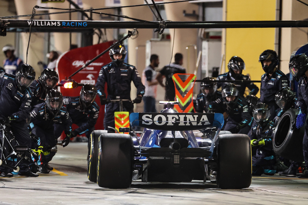 GP BAHRAIN, Nicholas Latifi (CDN), Williams Racing 
20.03.2022. Formula 1 World Championship, Rd 1, Bahrain Grand Prix, Sakhir, Bahrain, Gara Day.
- www.xpbimages.com, EMail: requests@xpbimages.com ¬© Copyright: Charniaux / XPB Images