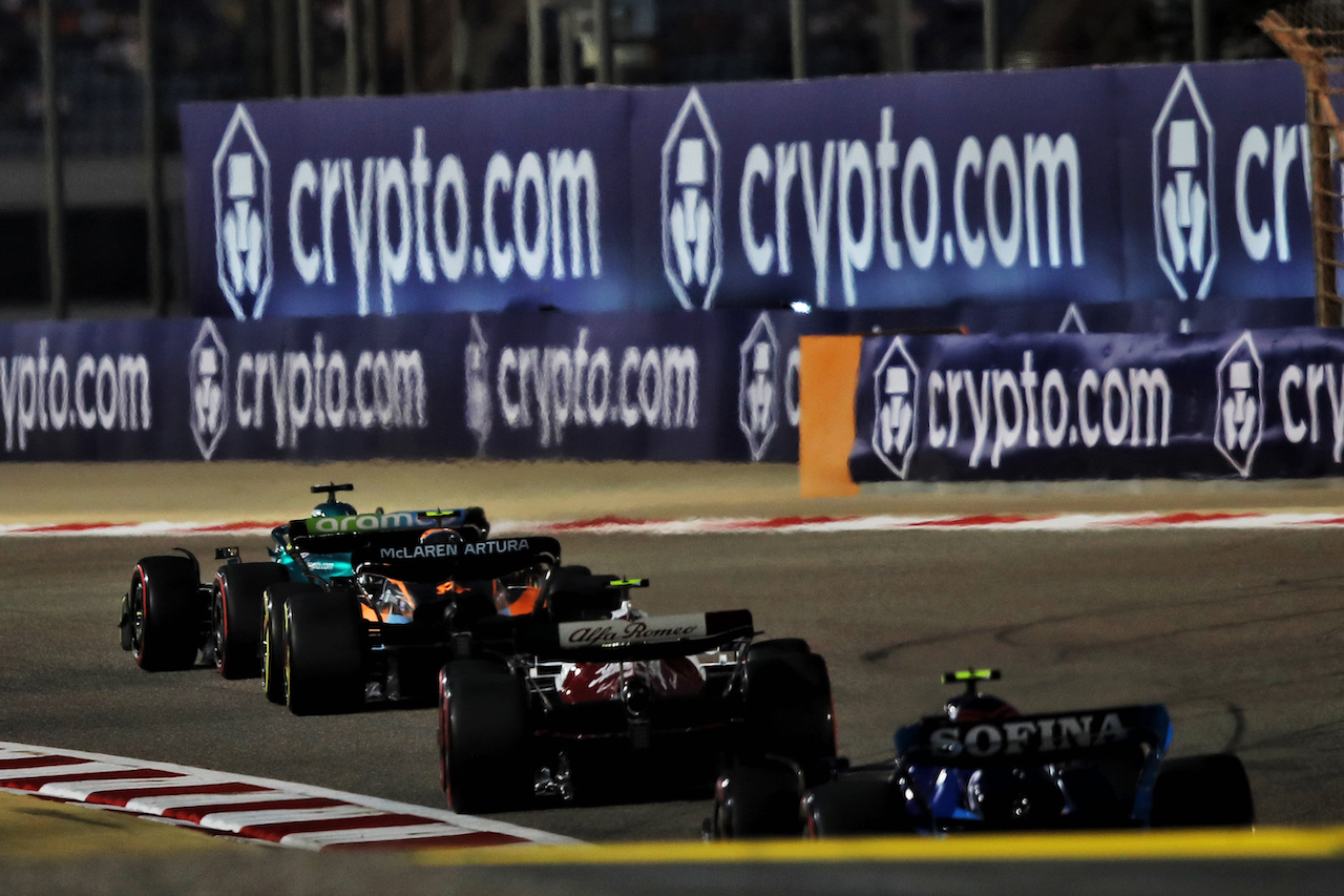 GP BAHRAIN, Lance Stroll (CDN) Aston Martin F1 Team AMR22 at the partenza of the race.
20.03.2022. Formula 1 World Championship, Rd 1, Bahrain Grand Prix, Sakhir, Bahrain, Gara Day.
 - www.xpbimages.com, EMail: requests@xpbimages.com © Copyright: Coates / XPB Images