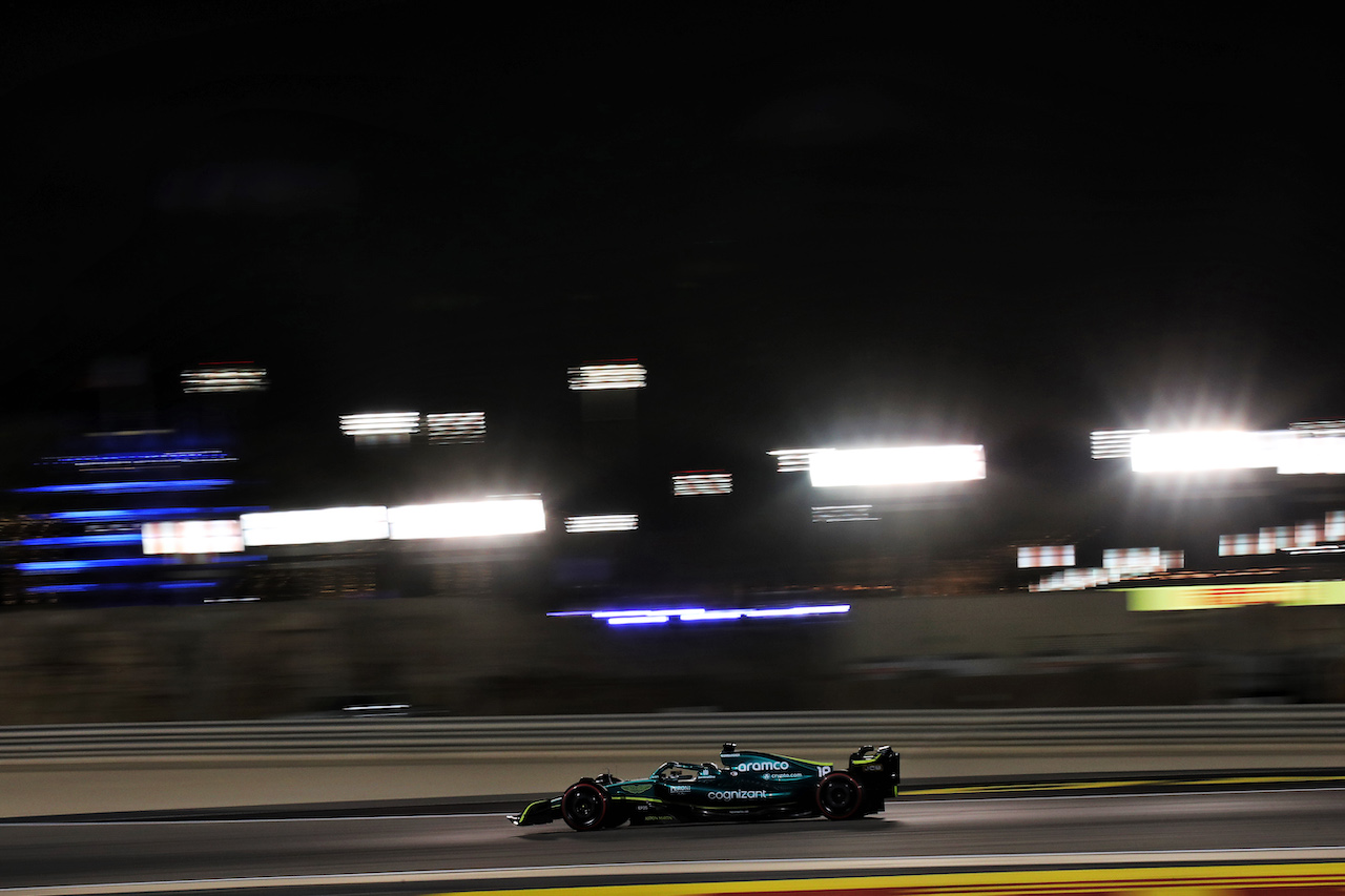 GP BAHRAIN, Lance Stroll (CDN) Aston Martin F1 Team AMR22.
20.03.2022. Formula 1 World Championship, Rd 1, Bahrain Grand Prix, Sakhir, Bahrain, Gara Day.
 - www.xpbimages.com, EMail: requests@xpbimages.com © Copyright: Coates / XPB Images