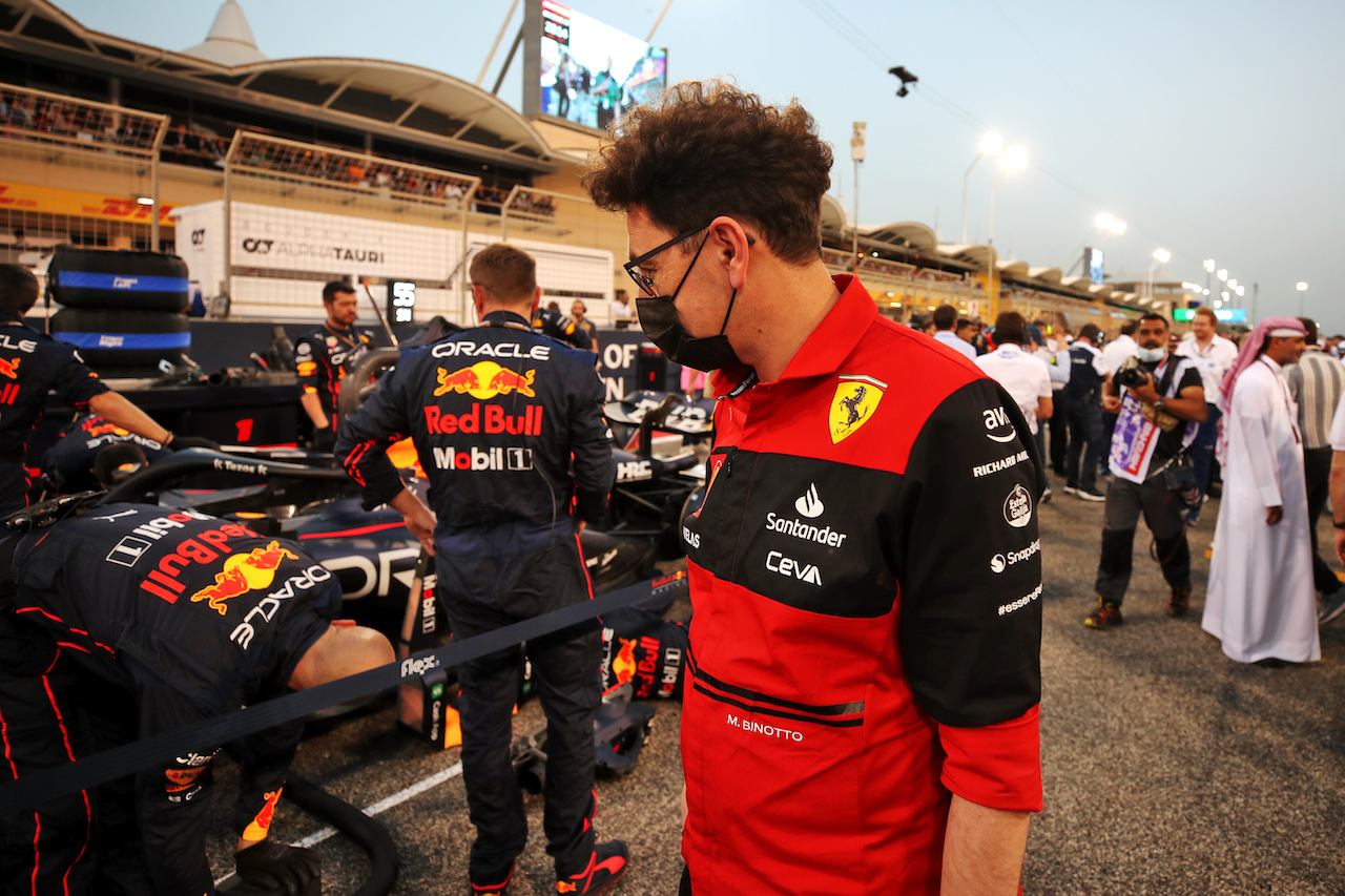 GP BAHRAIN, Mattia Binotto (ITA) Ferrari Team Principal on the grid.
20.03.2022. Formula 1 World Championship, Rd 1, Bahrain Grand Prix, Sakhir, Bahrain, Gara Day.
 - www.xpbimages.com, EMail: requests@xpbimages.com © Copyright: Coates / XPB Images