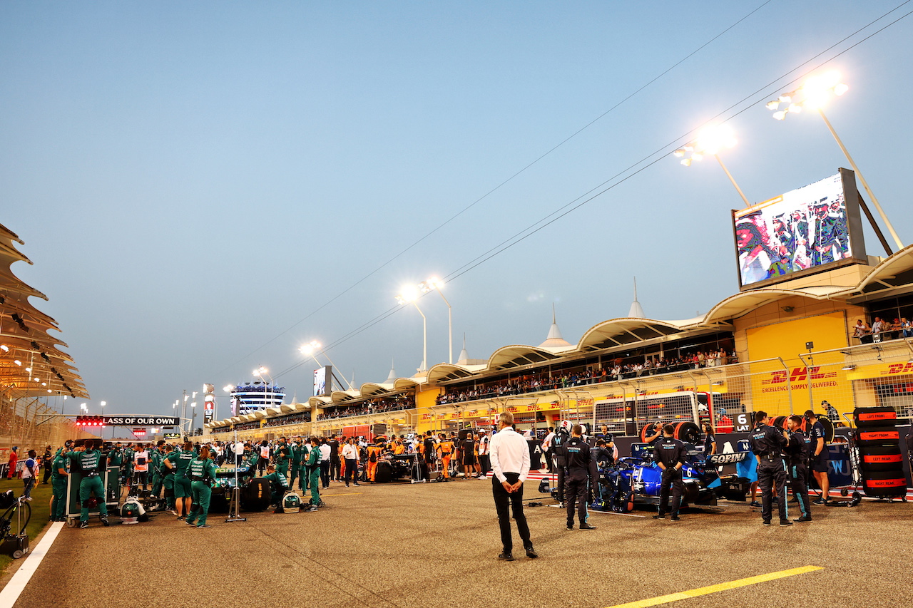 GP BAHRAIN, Nicholas Latifi (CDN) Williams Racing FW44 on the grid.
20.03.2022. Formula 1 World Championship, Rd 1, Bahrain Grand Prix, Sakhir, Bahrain, Gara Day.
- www.xpbimages.com, EMail: requests@xpbimages.com © Copyright: Batchelor / XPB Images