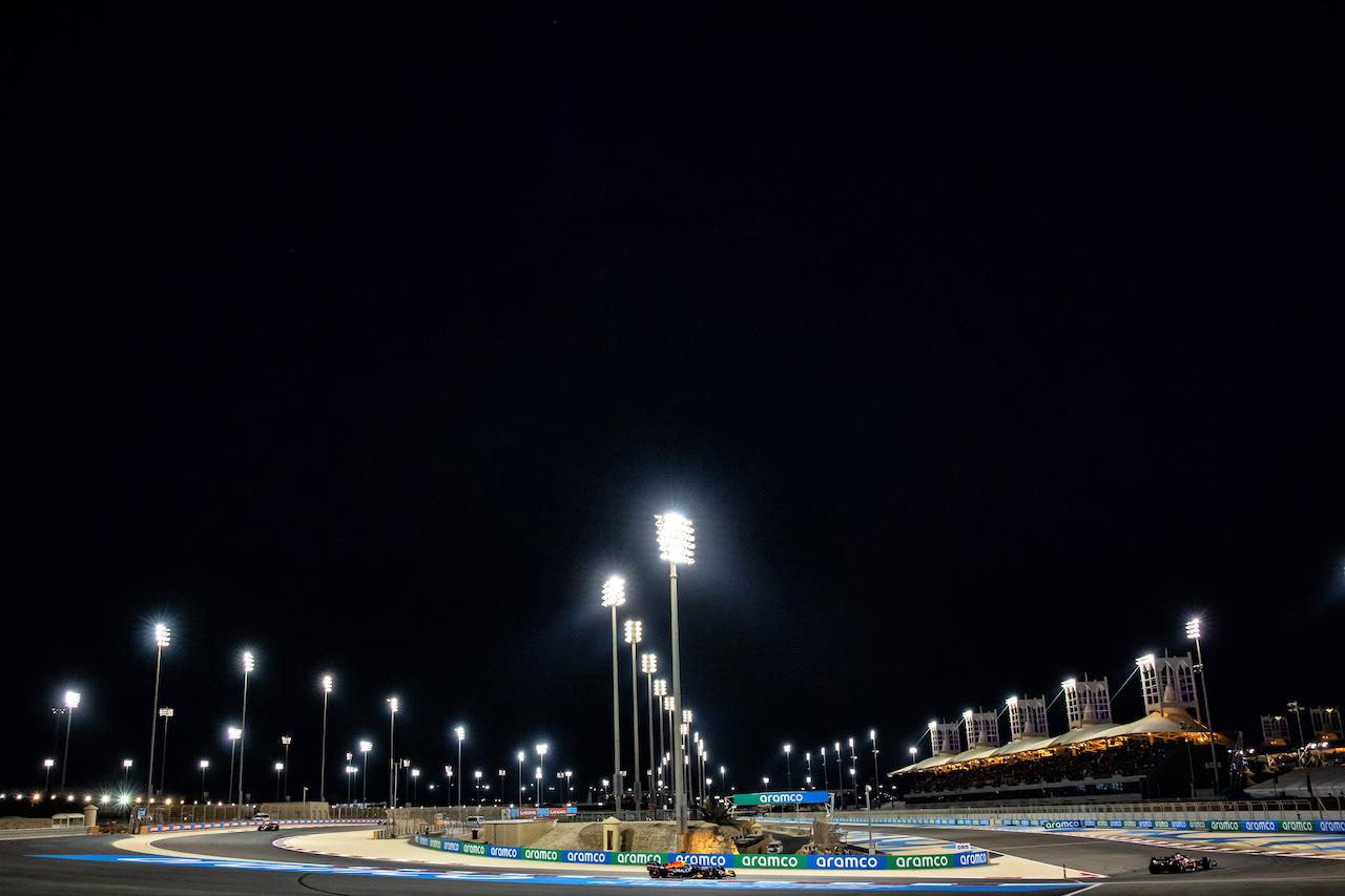 GP BAHRAIN, Max Verstappen (NLD) Red Bull Racing RB18.
20.03.2022. Formula 1 World Championship, Rd 1, Bahrain Grand Prix, Sakhir, Bahrain, Gara Day.
- www.xpbimages.com, EMail: requests@xpbimages.com © Copyright: Bearne / XPB Images