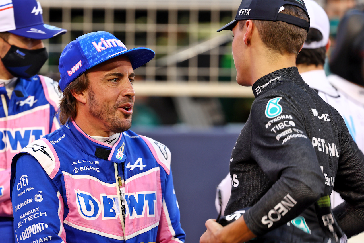 GP BAHRAIN, (L to R): Fernando Alonso (ESP) Alpine F1 Team e George Russell (GBR) Mercedes AMG F1 on the grid.
20.03.2022. Formula 1 World Championship, Rd 1, Bahrain Grand Prix, Sakhir, Bahrain, Gara Day.
- www.xpbimages.com, EMail: requests@xpbimages.com © Copyright: Batchelor / XPB Images