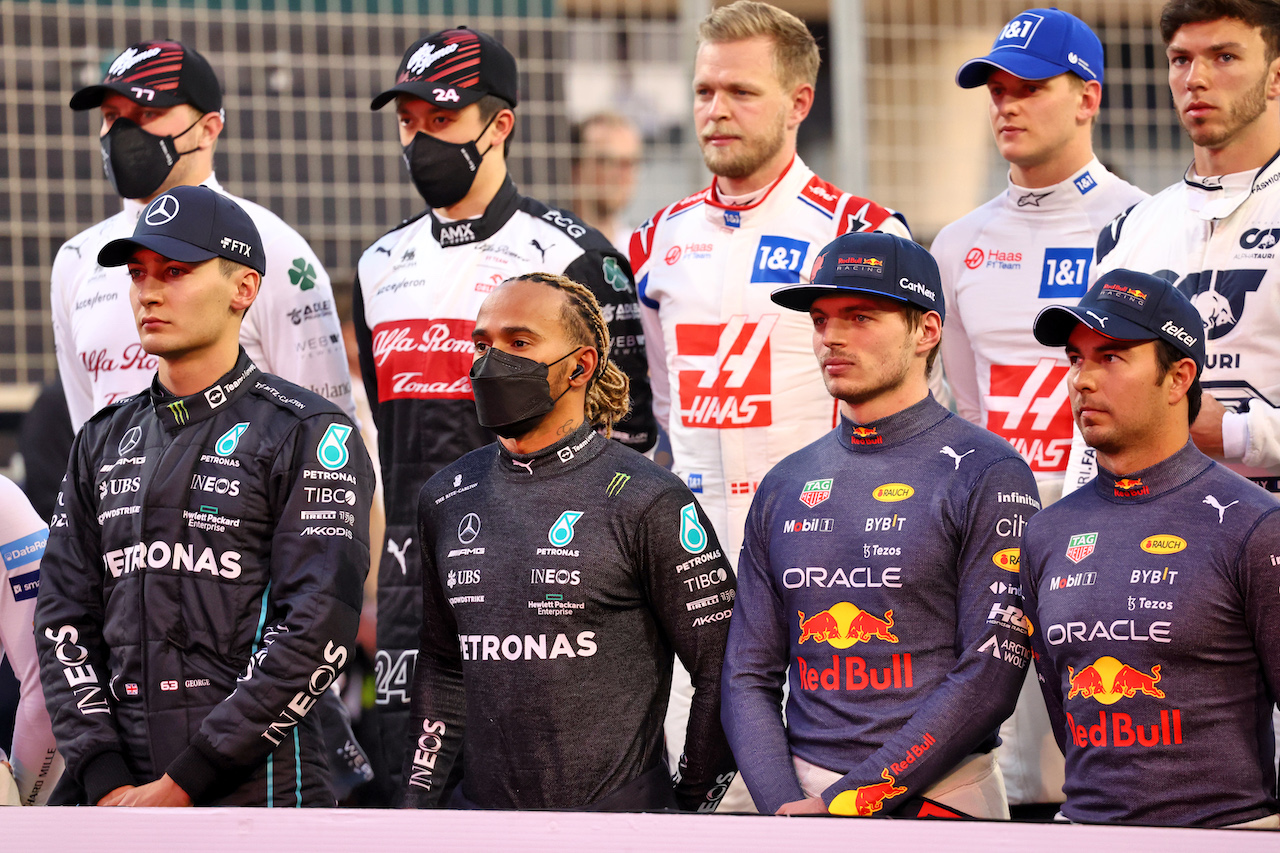 GP BAHRAIN, The drivers support Unicef on the grid.
20.03.2022. Formula 1 World Championship, Rd 1, Bahrain Grand Prix, Sakhir, Bahrain, Gara Day.
- www.xpbimages.com, EMail: requests@xpbimages.com © Copyright: Batchelor / XPB Images