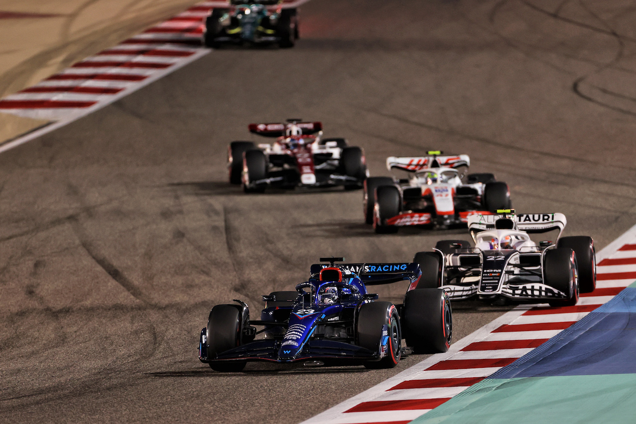 GP BAHRAIN, Alexander Albon (THA) Williams Racing FW44.
20.03.2022. Formula 1 World Championship, Rd 1, Bahrain Grand Prix, Sakhir, Bahrain, Gara Day.
- www.xpbimages.com, EMail: requests@xpbimages.com © Copyright: Charniaux / XPB Images