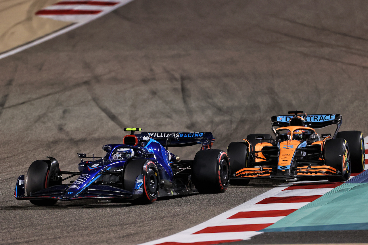 GP BAHRAIN, Nicholas Latifi (CDN) Williams Racing FW44.
20.03.2022. Formula 1 World Championship, Rd 1, Bahrain Grand Prix, Sakhir, Bahrain, Gara Day.
- www.xpbimages.com, EMail: requests@xpbimages.com © Copyright: Charniaux / XPB Images