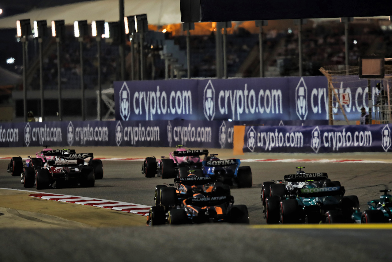 GP BAHRAIN, Lando Norris (GBR) McLaren MCL36 at the partenza of the race.
20.03.2022. Formula 1 World Championship, Rd 1, Bahrain Grand Prix, Sakhir, Bahrain, Gara Day.
 - www.xpbimages.com, EMail: requests@xpbimages.com © Copyright: Coates / XPB Images