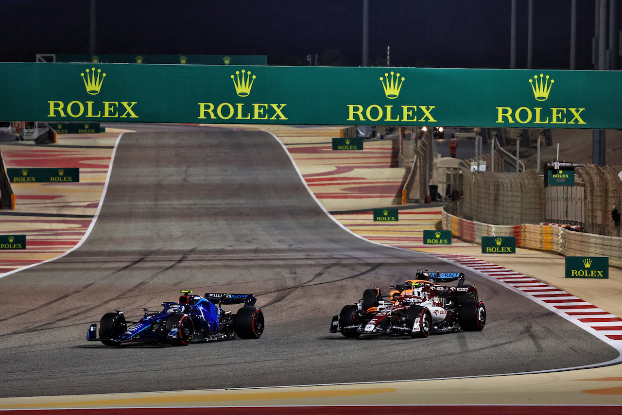 GP BAHRAIN, Nicholas Latifi (CDN) Williams Racing FW44.
20.03.2022. Formula 1 World Championship, Rd 1, Bahrain Grand Prix, Sakhir, Bahrain, Gara Day.
- www.xpbimages.com, EMail: requests@xpbimages.com © Copyright: Batchelor / XPB Images