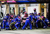 GP BAHRAIN, Fernando Alonso (ESP) Alpine F1 Team A522 makes a pit stop.
20.03.2022. Formula 1 World Championship, Rd 1, Bahrain Grand Prix, Sakhir, Bahrain, Gara Day.
- www.xpbimages.com, EMail: requests@xpbimages.com © Copyright: Batchelor / XPB Images