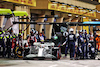 GP BAHRAIN, Yuki Tsunoda (JPN) AlphaTauri AT03 makes a pit stop.
20.03.2022. Formula 1 World Championship, Rd 1, Bahrain Grand Prix, Sakhir, Bahrain, Gara Day.
- www.xpbimages.com, EMail: requests@xpbimages.com © Copyright: Batchelor / XPB Images