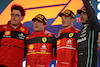 GP BAHRAIN, The podium (L to R): Mattia Binotto (ITA) Ferrari Team Principal; Carlos Sainz Jr (ESP) Ferrari, second; Charles Leclerc (MON) Ferrari, vincitore; Lewis Hamilton (GBR) Mercedes AMG F1, third.
20.03.2022. Formula 1 World Championship, Rd 1, Bahrain Grand Prix, Sakhir, Bahrain, Gara Day.
 - www.xpbimages.com, EMail: requests@xpbimages.com © Copyright: Coates / XPB Images