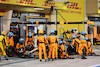 GP BAHRAIN, Lando Norris (GBR) McLaren MCL36 pit stop.
20.03.2022. Formula 1 World Championship, Rd 1, Bahrain Grand Prix, Sakhir, Bahrain, Gara Day.
- www.xpbimages.com, EMail: requests@xpbimages.com ¬© Copyright: Batchelor / XPB Images