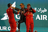 GP BAHRAIN, Gara winner Charles Leclerc (MON) Ferrari celebrates on the podium with second placed team mate Carlos Sainz Jr (ESP) Ferrari e Lewis Hamilton (GBR) Mercedes AMG F1.
20.03.2022. Formula 1 World Championship, Rd 1, Bahrain Grand Prix, Sakhir, Bahrain, Gara Day.
- www.xpbimages.com, EMail: requests@xpbimages.com © Copyright: Moy / XPB Images